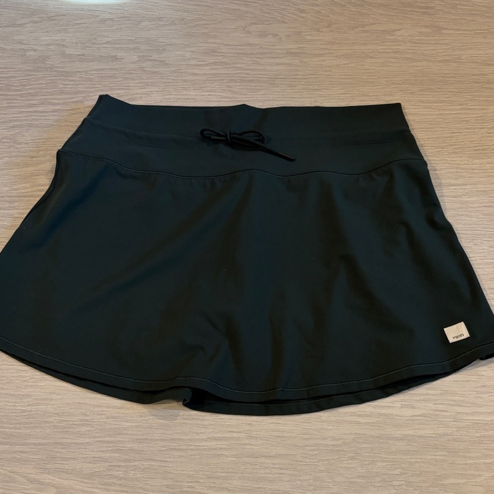 Vuori Green Daily Skirt
